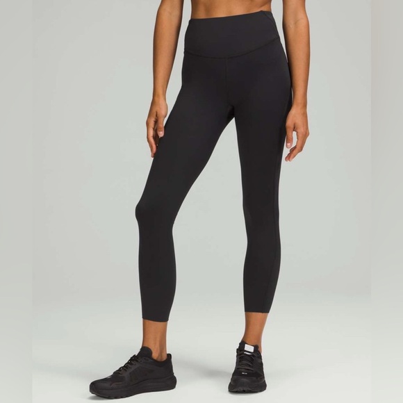 Lululemon Base Pace High-Rise Tight 25" in Black Size 8 - Picture 2 of 7